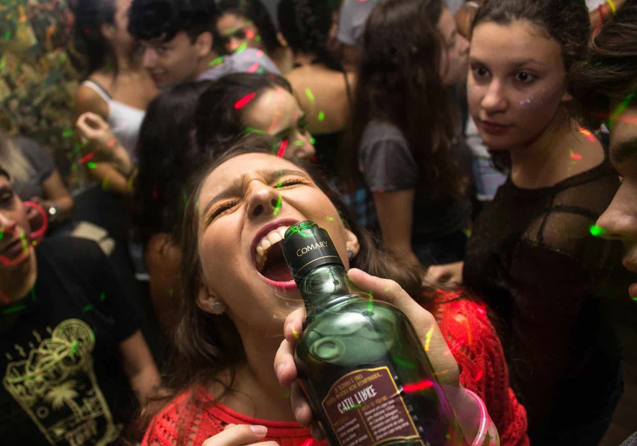 How Long Can Alcohol Poisoning Last?